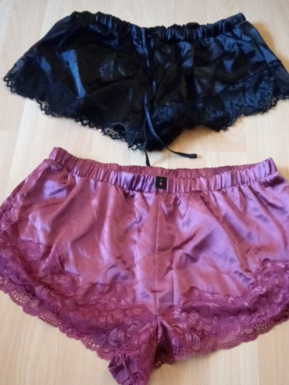 La SENZA Satin Lace Trim Sleep Shorts - Black & Mauve